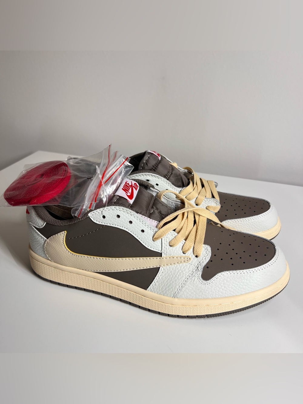 Nike Air Jordan 1 Low - Brown/ White/Cream